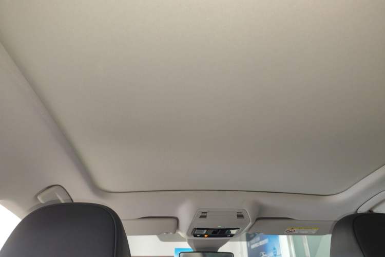 Used Volkswagen ID.7 VIZZION 2024 AIR model Headliner