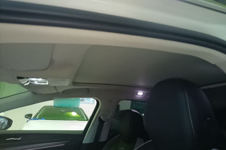 Used Volkswagen ID.7 VIZZION 2024 PRO Model Headliner