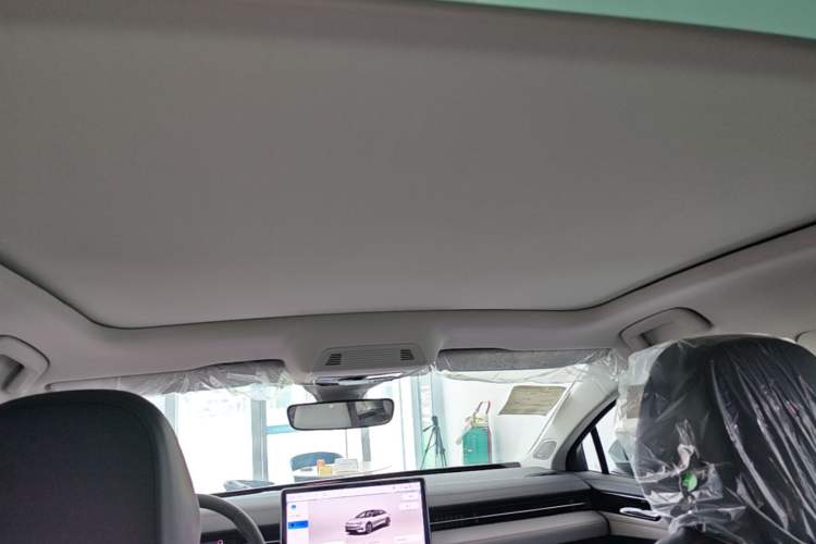 Used Volkswagen ID.7 VIZZION 2024 AIR model Headliner
