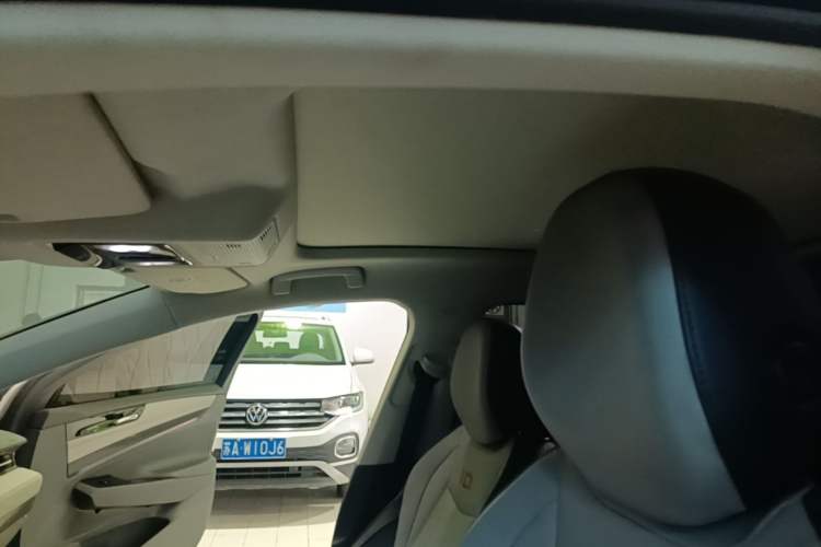 Used Volkswagen ID.7 VIZZION 2024 AIR model Headliner