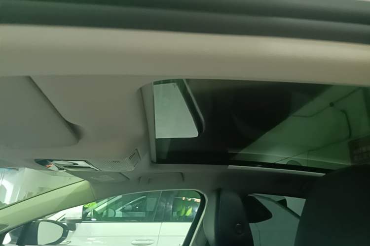 Used Volkswagen ID.7 VIZZION 2024 PRO Model Headliner