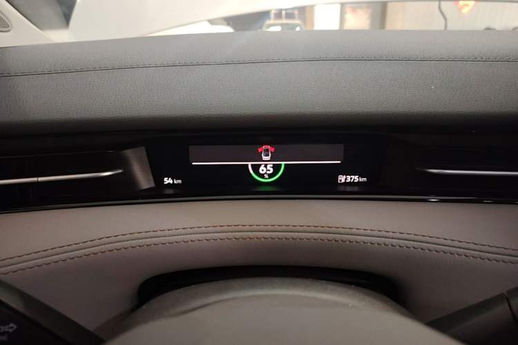 Used Volkswagen ID.7 VIZZION 2024 AIR model Instrument Cluster