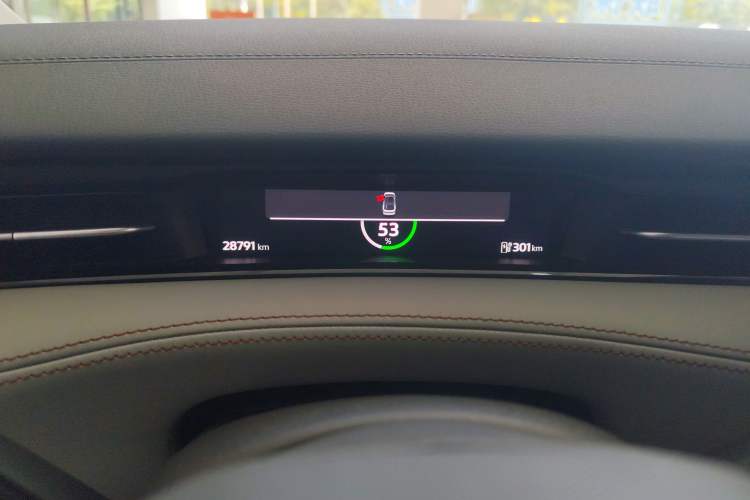 Used Volkswagen ID.7 VIZZION 2024 AIR model Instrument Cluster