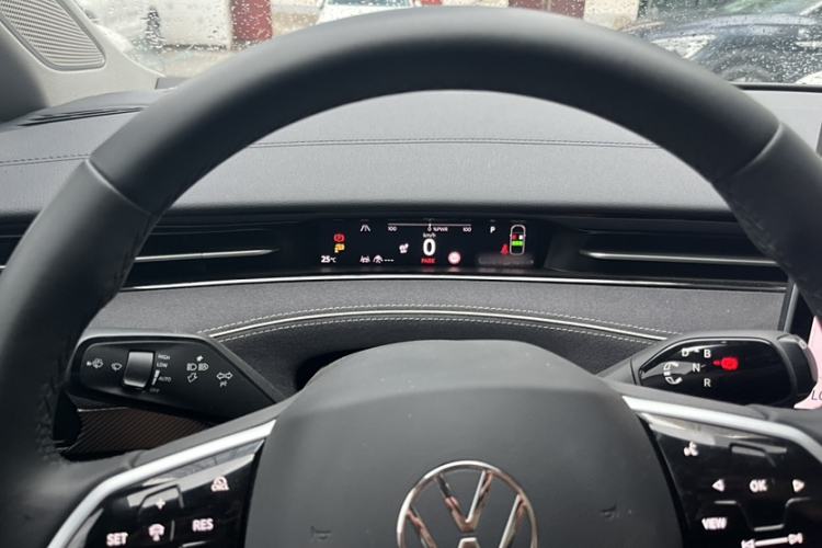 Used Volkswagen ID.7 VIZZION 2024 First Edition Instrument Cluster