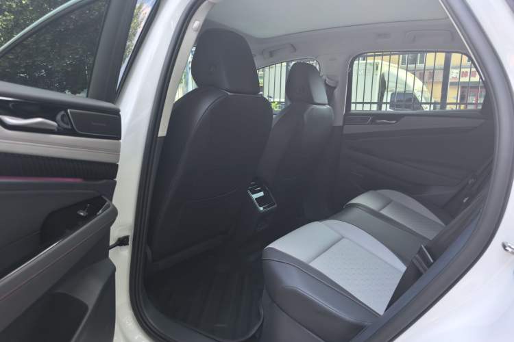 Used Volkswagen ID.7 VIZZION 2024 AIR model Interior 1