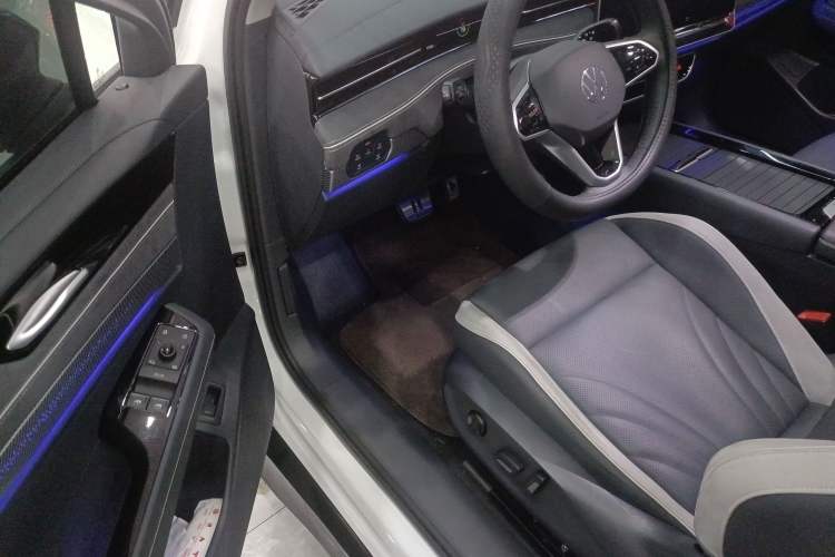 Used Volkswagen ID.7 VIZZION 2024 PRO Model Interior 2