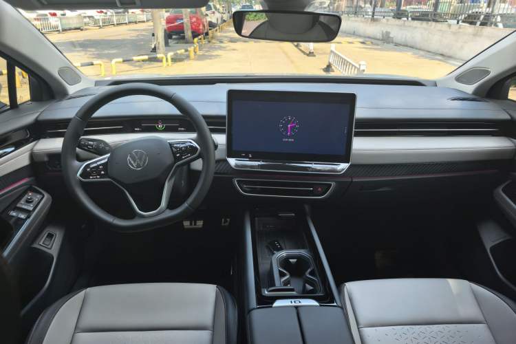 Used Volkswagen ID.7 VIZZION 2024 AIR model Interior 2