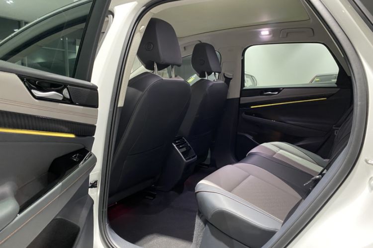 Used Volkswagen ID.7 VIZZION 2024 AIR model Interior 3