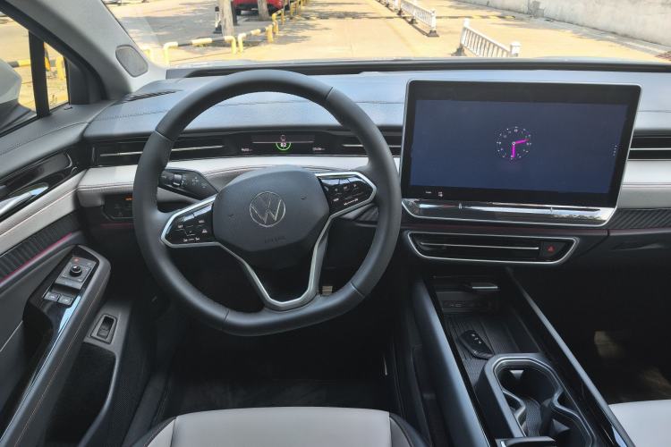 Used Volkswagen ID.7 VIZZION 2024 AIR model Interior 3