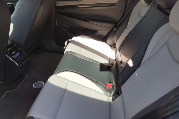 Used Volkswagen ID.7 VIZZION 2024 AIR model Interior 4