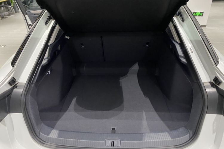 Used Volkswagen ID.7 VIZZION 2024 AIR model Interior 4