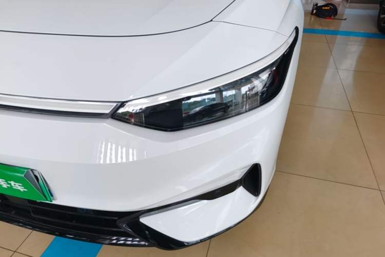 Used Volkswagen ID.7 VIZZION 2024 AIR model Left Front Headlight
