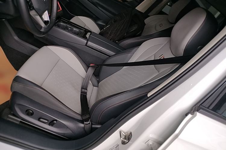 Used Volkswagen ID.7 VIZZION 2024 AIR model Left Front Seat