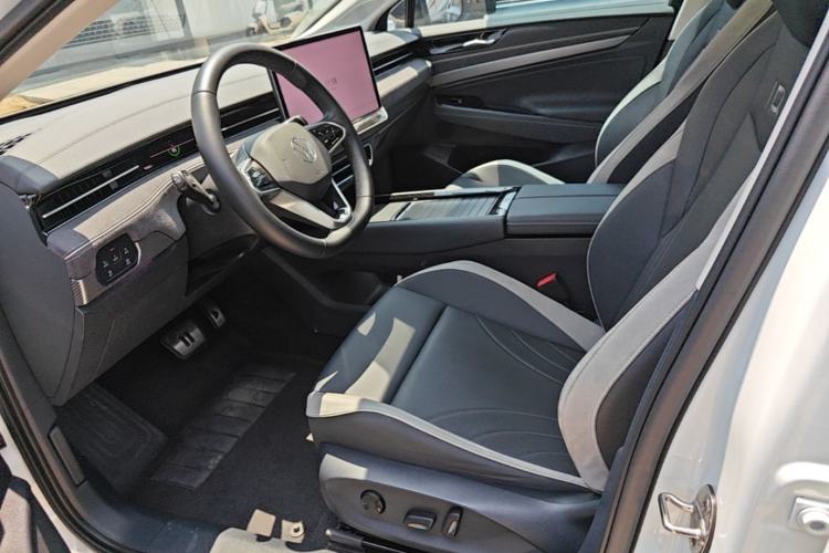 Used Volkswagen ID.7 VIZZION 2024 First Edition Left Front Seat
