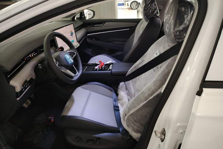 Used Volkswagen ID.7 VIZZION 2024 AIR model Left Front Seat