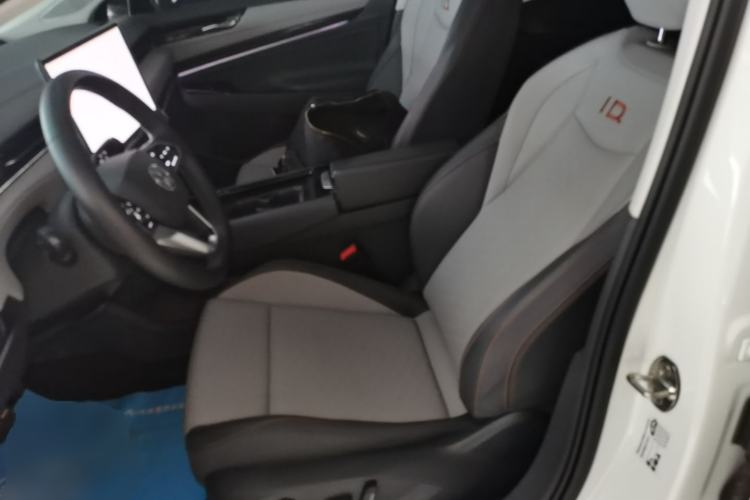 Used Volkswagen ID.7 VIZZION 2024 AIR model Left Front Seat