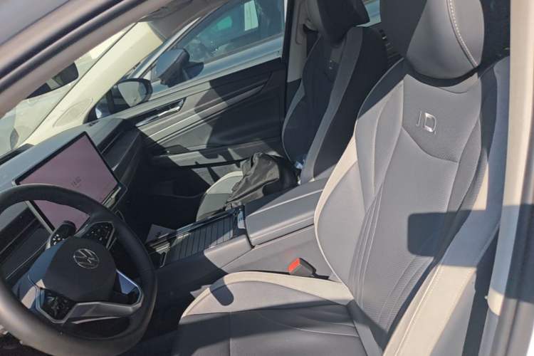 Used Volkswagen ID.7 VIZZION 2024 PRO Model Left Front Seat