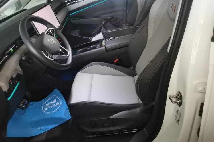 Used Volkswagen ID.7 VIZZION 2024 AIR model Left Front Seat