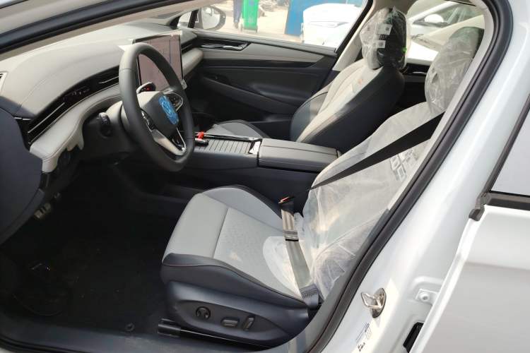 Used Volkswagen ID.7 VIZZION 2024 AIR model Left Front Seat