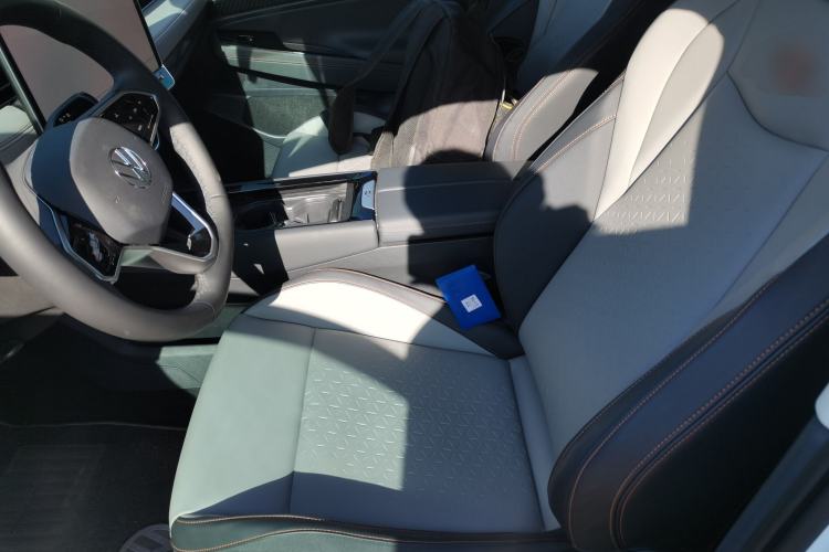 Used Volkswagen ID.7 VIZZION 2024 AIR model Left Front Seat