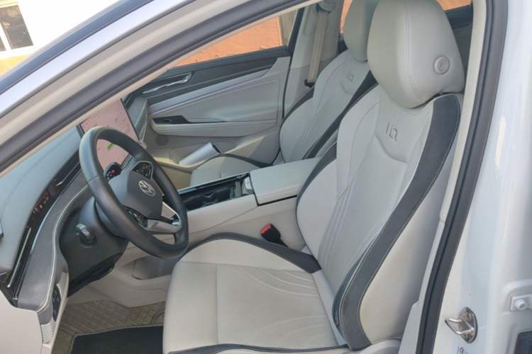 Used Volkswagen ID.7 VIZZION 2024 First Edition Left Front Seat