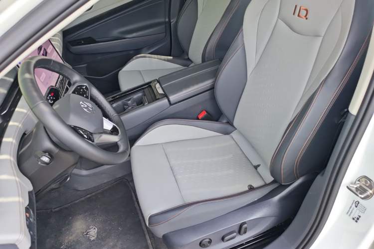 Used Volkswagen ID.7 VIZZION 2024 AIR model Left Front Seat