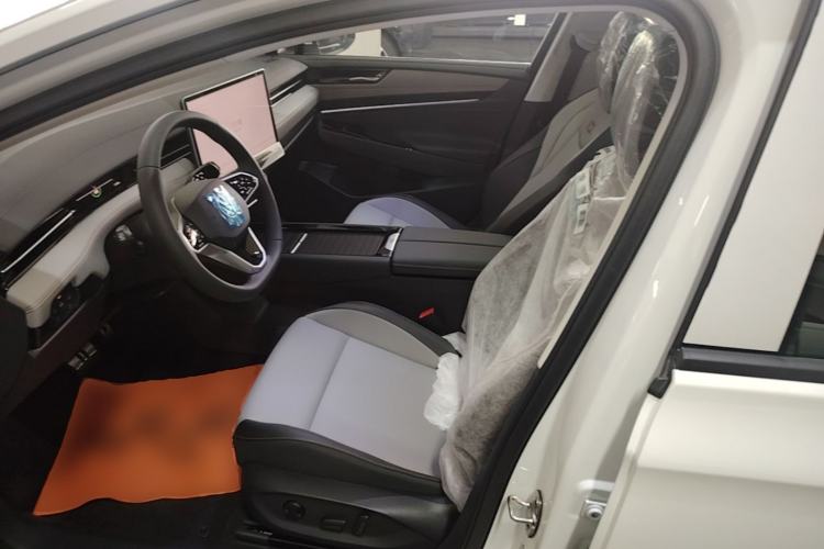 Used Volkswagen ID.7 VIZZION 2024 AIR model Left Front Seat