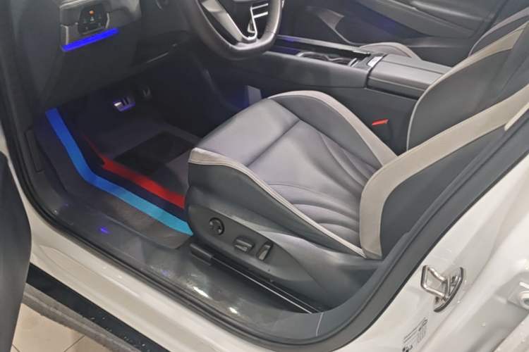 Used Volkswagen ID.7 VIZZION 2024 PRO Model Left Front Seat
