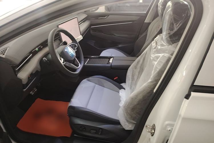 Used Volkswagen ID.7 VIZZION 2024 AIR model Left Front Seat