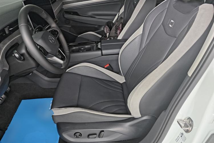 Used Volkswagen ID.7 VIZZION 2024 PRO Model Left Front Seat