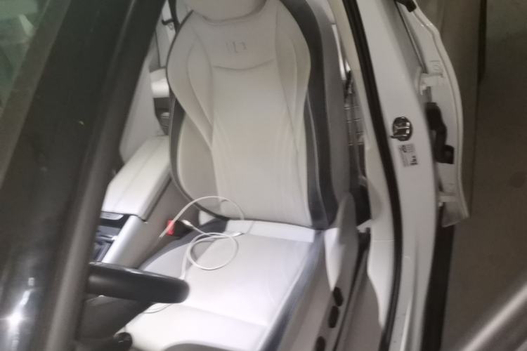 Used Volkswagen ID.7 VIZZION 2024 First Edition Left Front Seat
