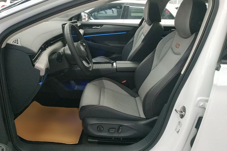 Used Volkswagen ID.7 VIZZION 2024 AIR model Left Front Seat