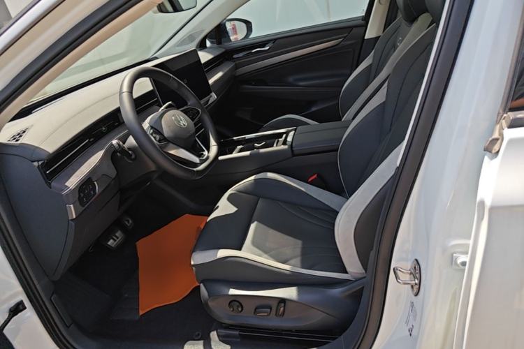 Used Volkswagen ID.7 VIZZION 2024 PRO Model Left Front Seat