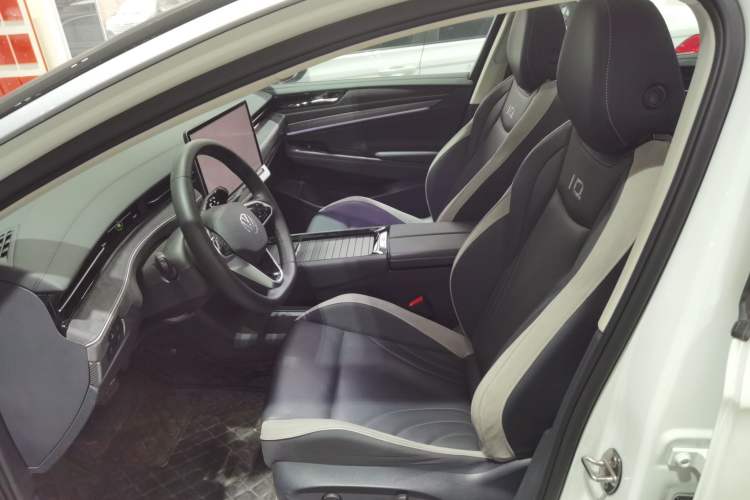 Used Volkswagen ID.7 VIZZION 2024 PRO Model Left Front Seat