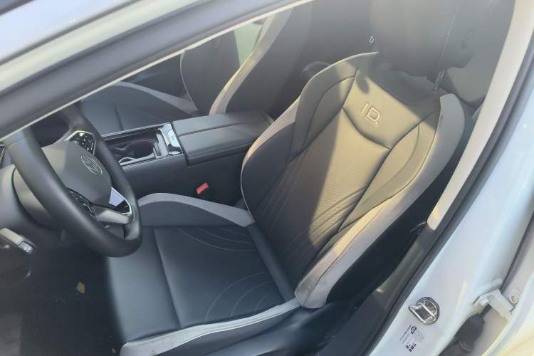 Used Volkswagen ID.7 VIZZION 2024 First Edition Left Front Seat