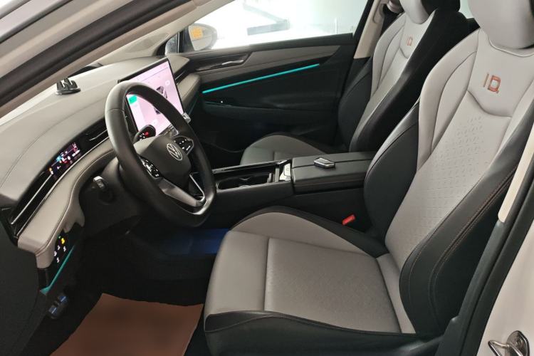 Used Volkswagen ID.7 VIZZION 2024 AIR model Left Front Seat