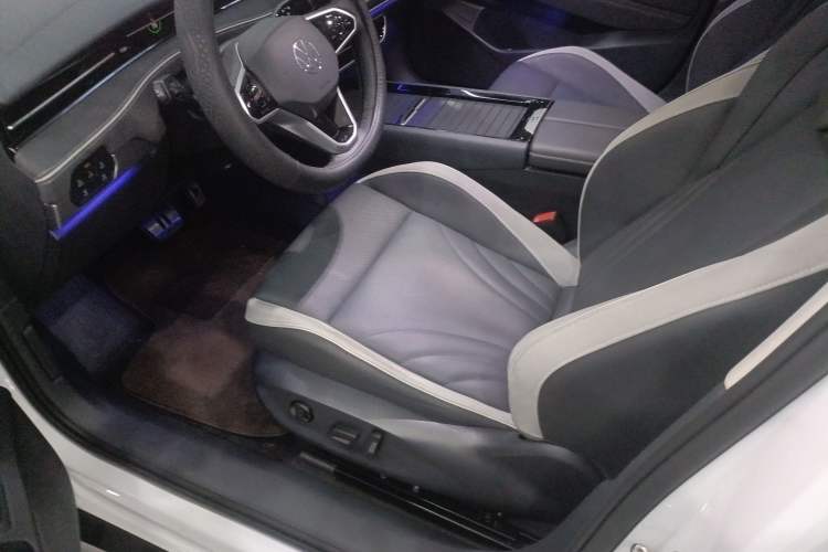 Used Volkswagen ID.7 VIZZION 2024 PRO Model Left Front Seat