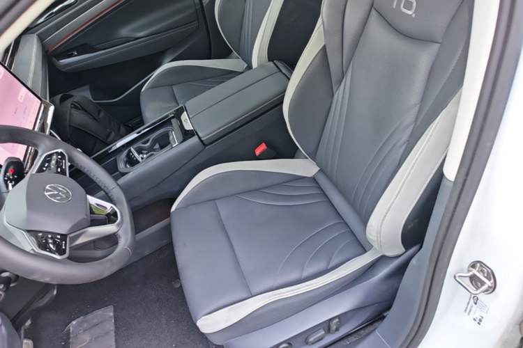 Used Volkswagen ID.7 VIZZION 2024 PRO Model Left Front Seat