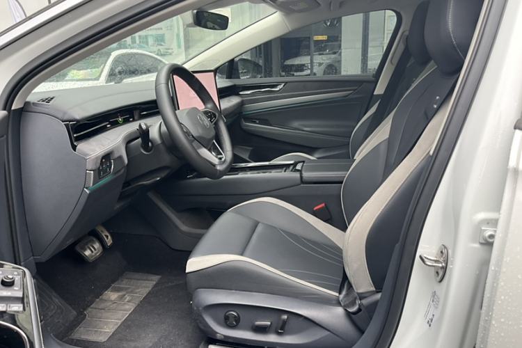 Used Volkswagen ID.7 VIZZION 2024 First Edition Left Front Seat