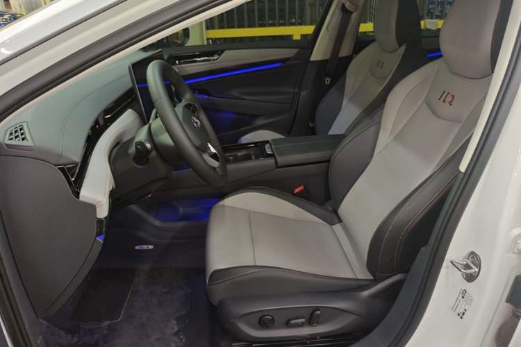 Used Volkswagen ID.7 VIZZION 2024 AIR model Left Front Seat
