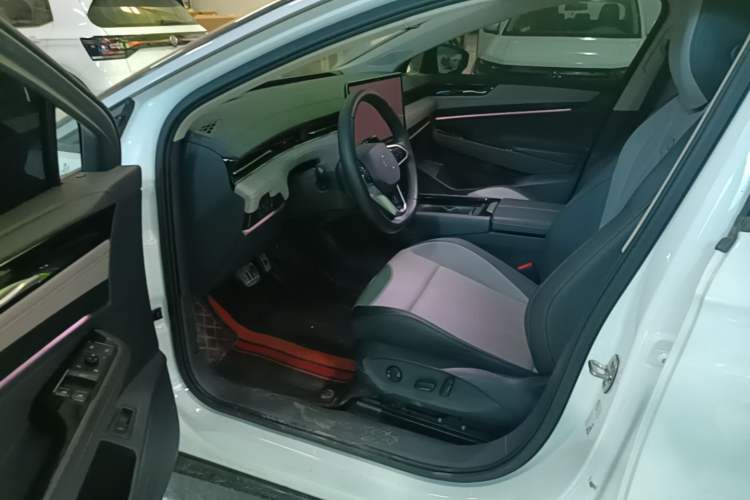 Used Volkswagen ID.7 VIZZION 2024 AIR model Left Front Seat