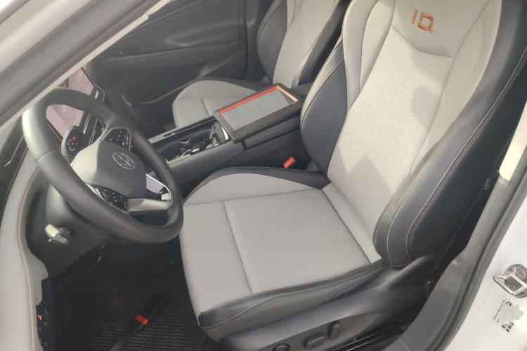 Used Volkswagen ID.7 VIZZION 2024 AIR model Left Front Seat