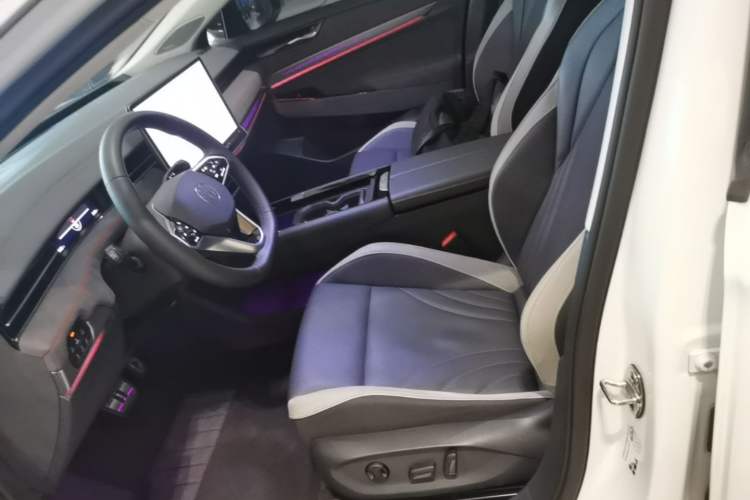 Used Volkswagen ID.7 VIZZION 2024 PRIME Left Front Seat