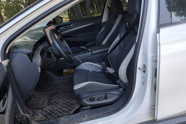 Used Volkswagen ID.7 VIZZION 2024 First Edition Left Front Seat