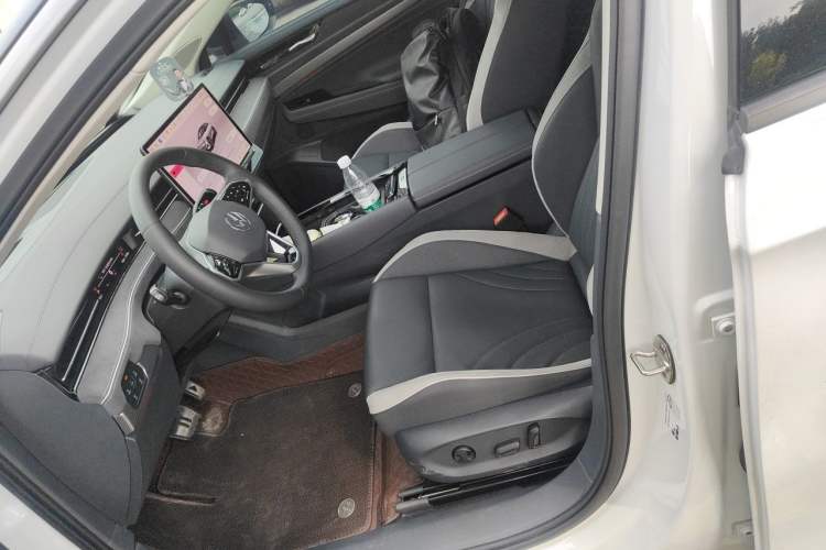 Used Volkswagen ID.7 VIZZION 2024 PRO Model Left Front Seat