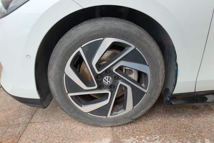 Used Volkswagen ID.7 VIZZION 2024 PRO Model Left Front Wheel Hub