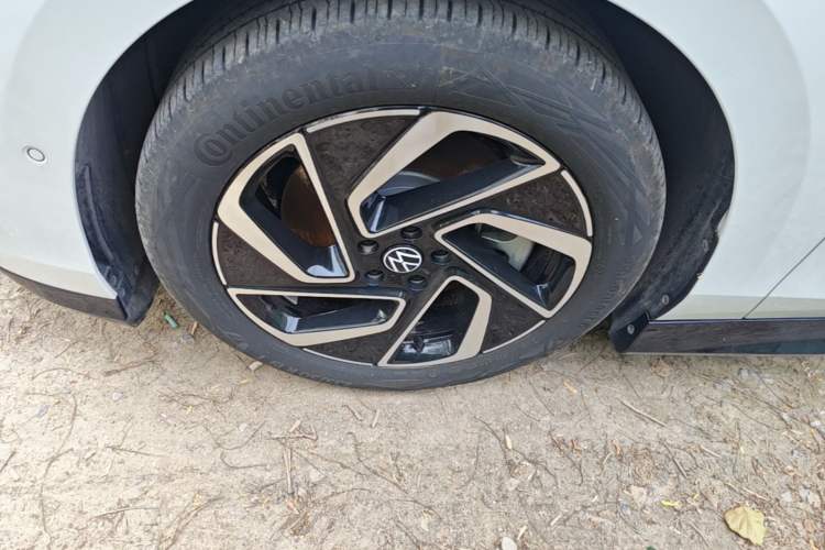 Used Volkswagen ID.7 VIZZION 2024 PRO Model Left Front Wheel Hub