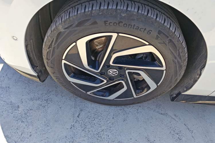 Used Volkswagen ID.7 VIZZION 2024 PRO Model Left Front Wheel Hub