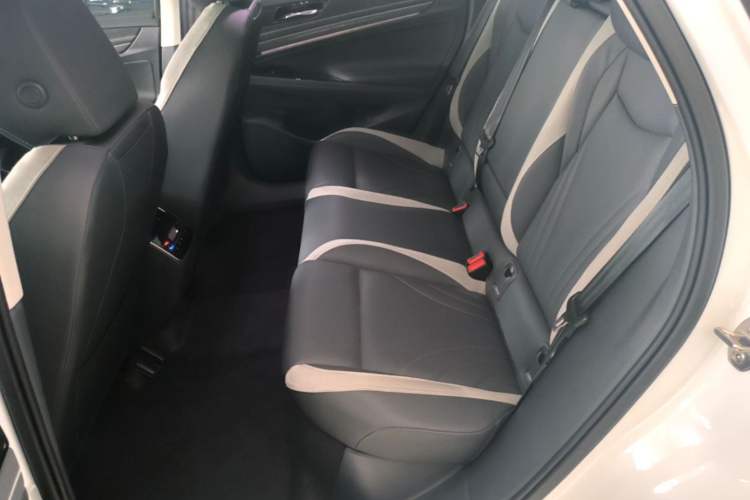 Used Volkswagen ID.7 VIZZION 2024 PRO Model Left Rear Seat