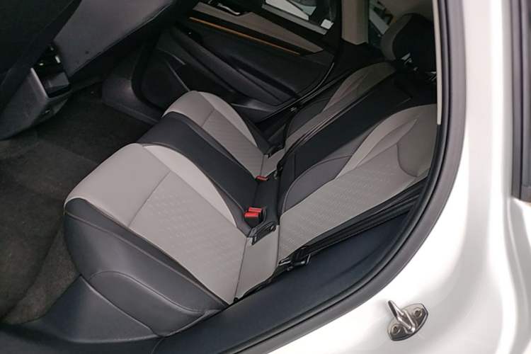 Used Volkswagen ID.7 VIZZION 2024 AIR model Left Rear Seat